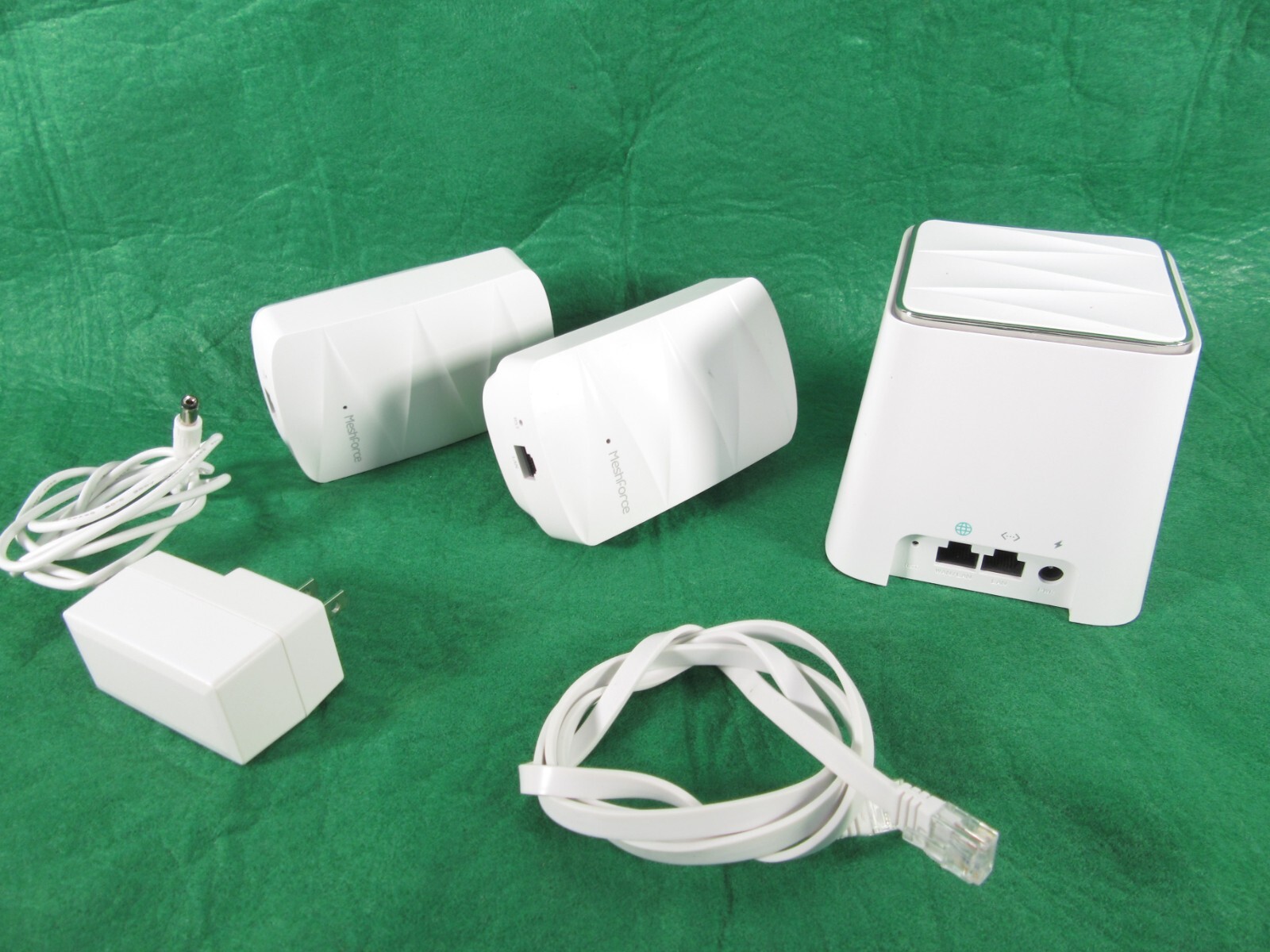 Meshforce M3 and Two M3 DOT Whole Home Mesh WiFi System White
