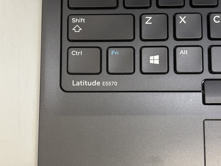 15.6″ Dell Latitude E5570 Laptop Intel i7-6820HQ @2.7GHz NO RAM NO SSD
