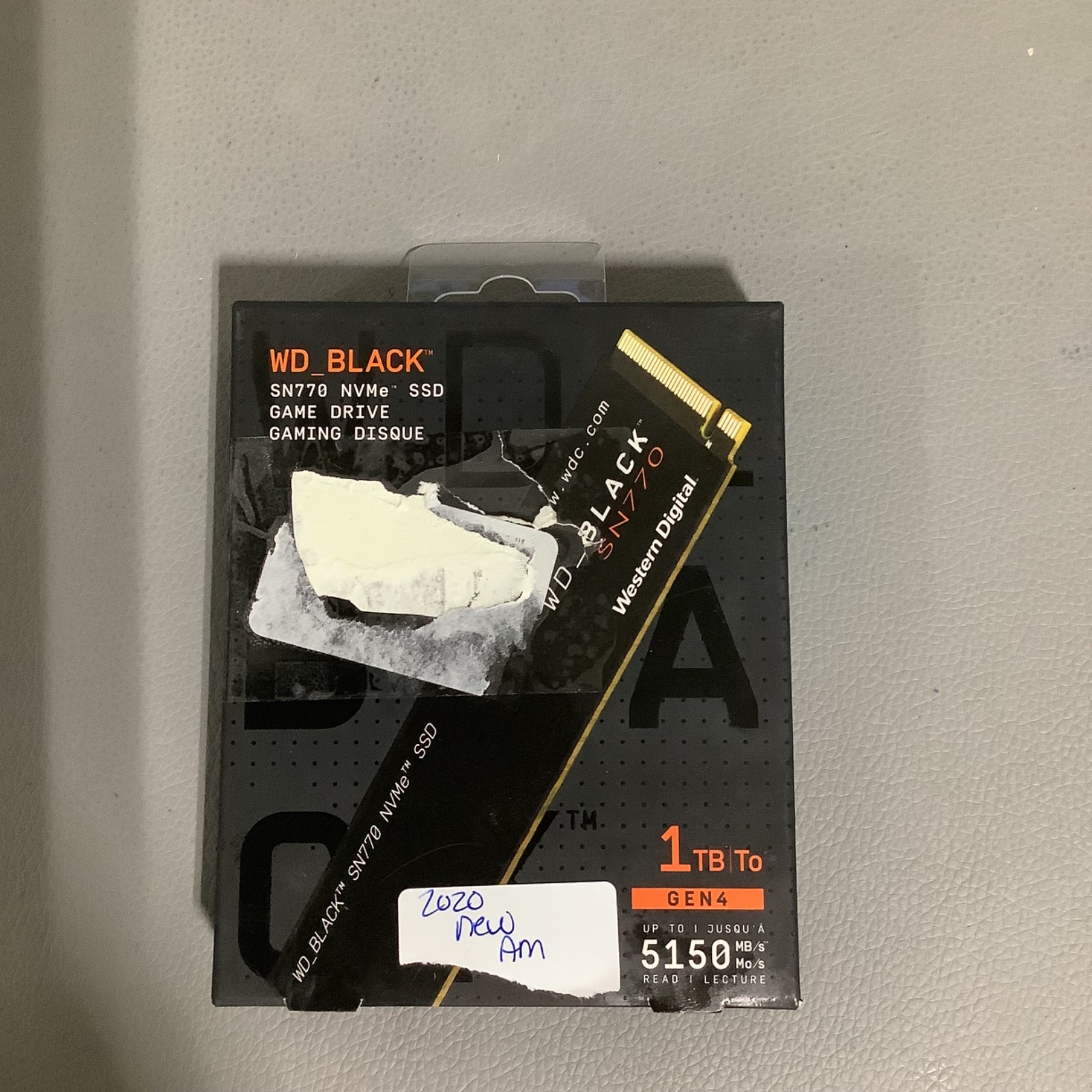 Western Digital WD_BLACK SN770 1TB NVMe M.2 SSD Game Drive