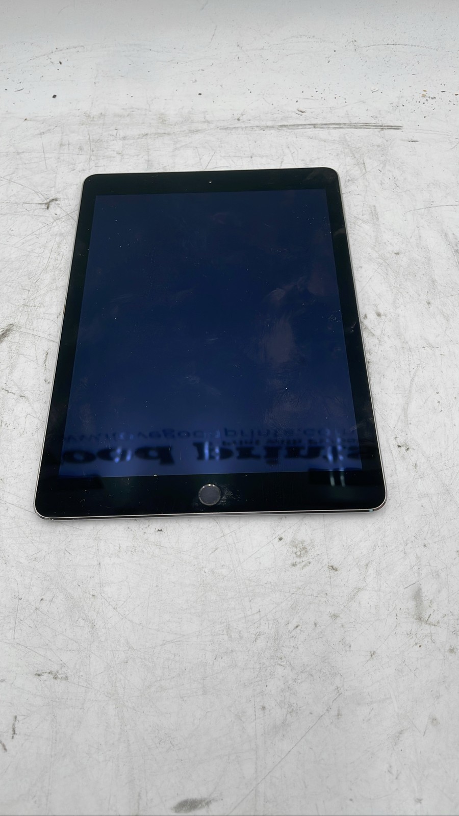 Apple iPad Air 2 A1566 9.7″ Space Gray Wi-Fi Tablet