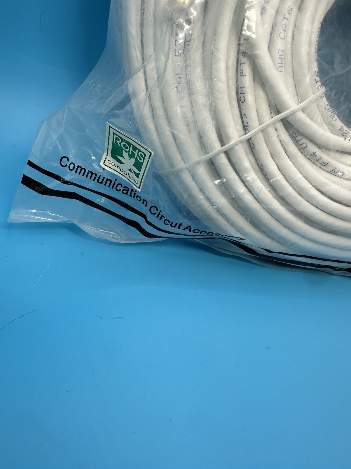 Vertical Cable CAT 6 Patch Cord 550Mhz 24AWG Gold Plated Contacts 074-2401/150WH