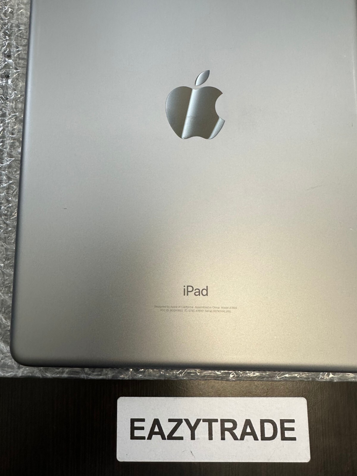 Apple iPad 6th Gen, Wi-Fi, 9.7in – 32GB 128GB – Gray Silver Gold – Grade C
