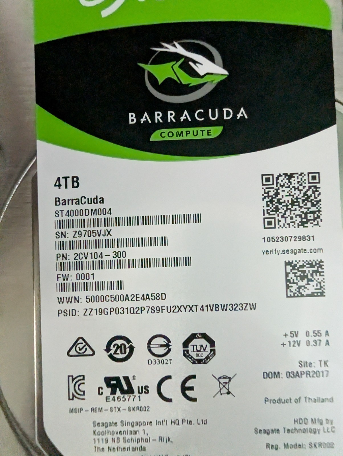 ST4000DM004 Seagate Barracuda 4TB 6Gbps 5.4K RPM 256MB 3.5″ 512 eSATA Hard Drive