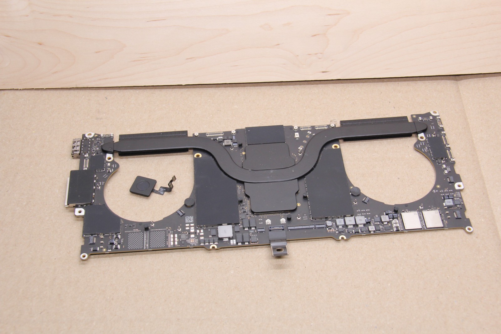 Logic Board MacBook Pro 14″ 2021 A2442 M1 Pro 8-Core 16GB/ 512GB Touch ID **READ