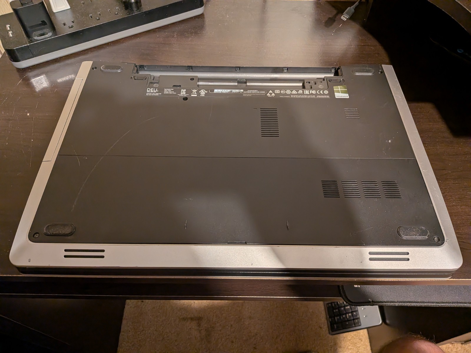 Dell Inspiron 17R 5748 Laptop (i3 4th Gen, 8GB DDR3L Ram, 250GB SSD, Linux Mint)