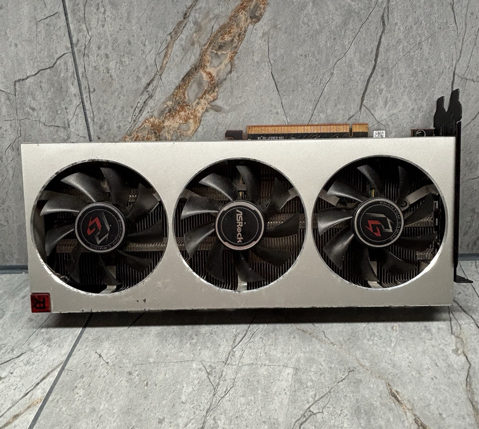 ASRock Phantom Gaming X And Radeon VII 16G Gpu Card Work But Middle Fan Not Work