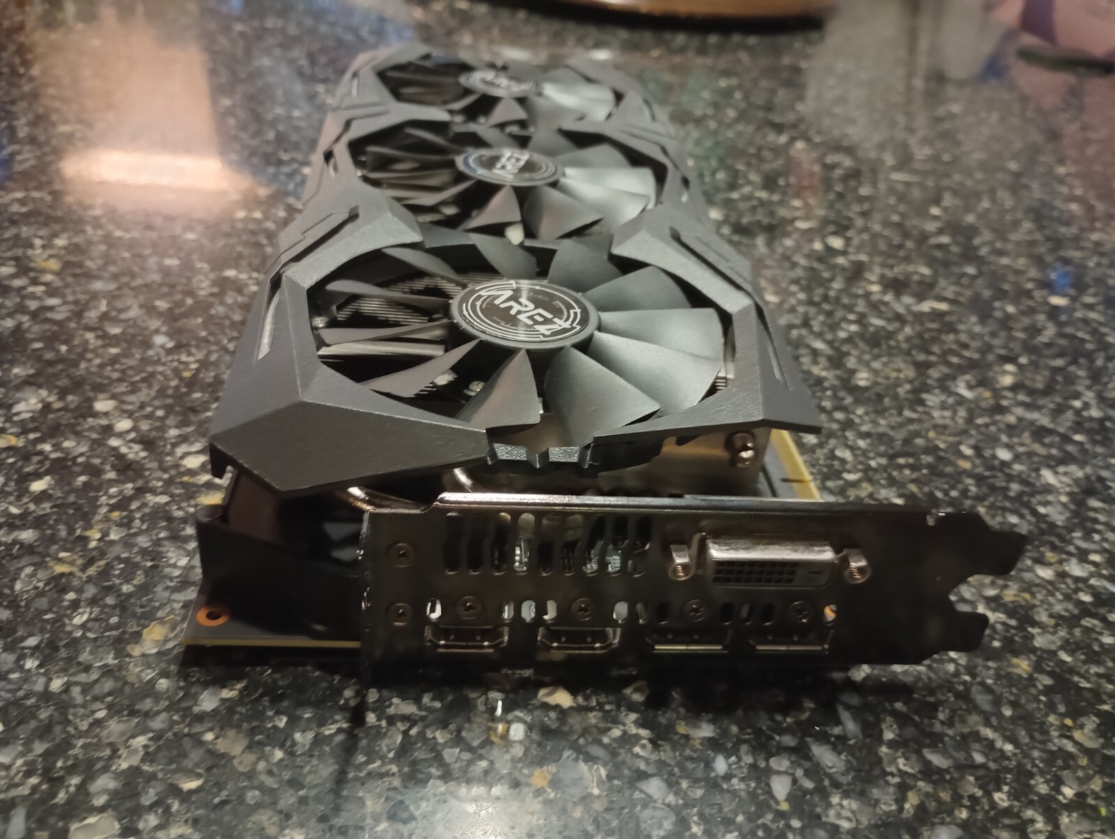 *RARE* ASUS AREZ STRIX RADEON RX VEGA 64 GAMING GRAPHICS CARD