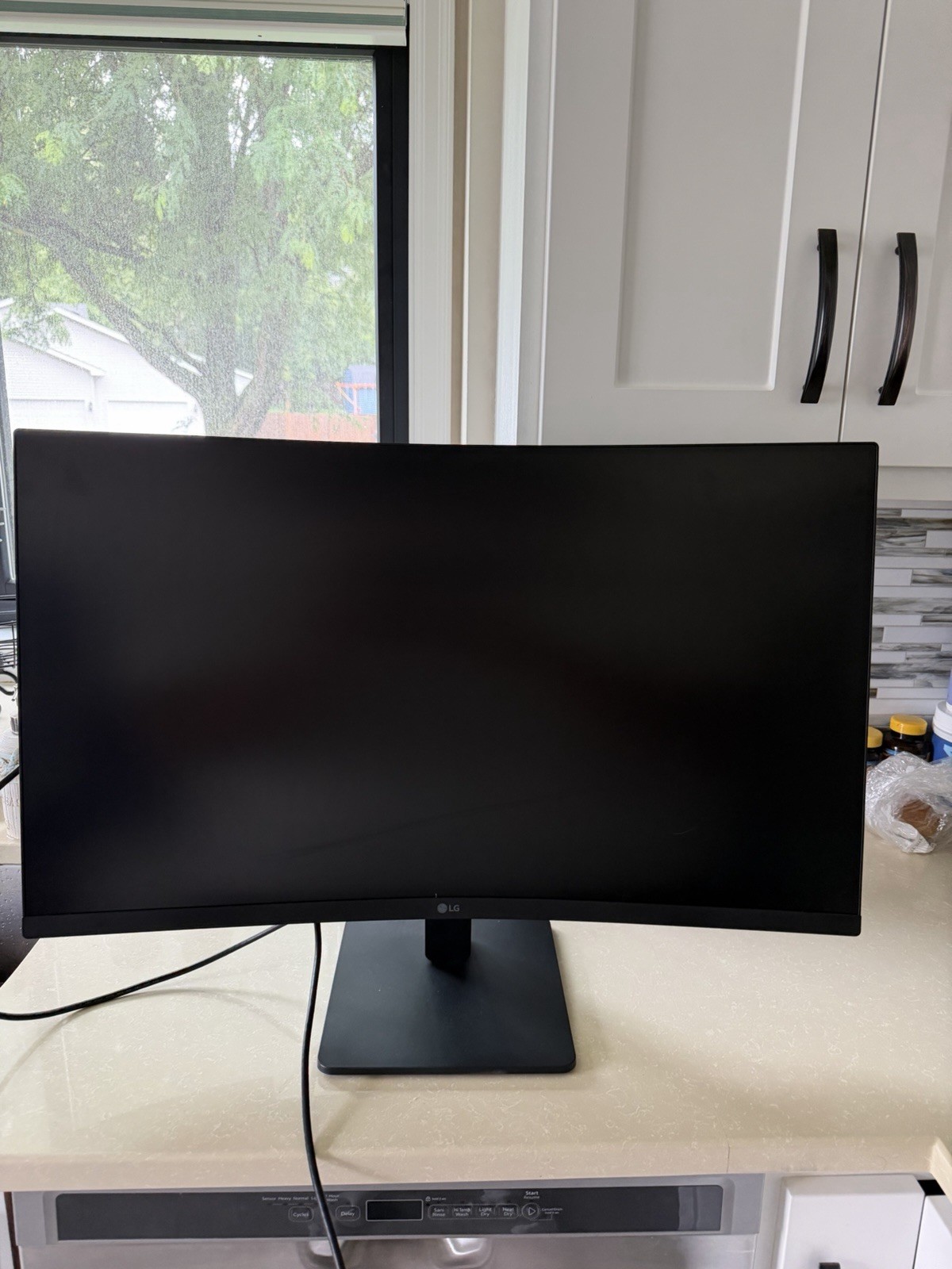 CyberPower Gaming PC + 32” LG Curved Monitor Bundle