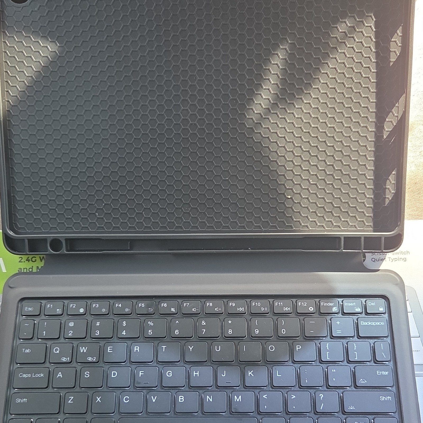 Black Synthetic Leather Bluetooth Keyboard Folio Case for Ipad, 7th, 8th, 9thgen