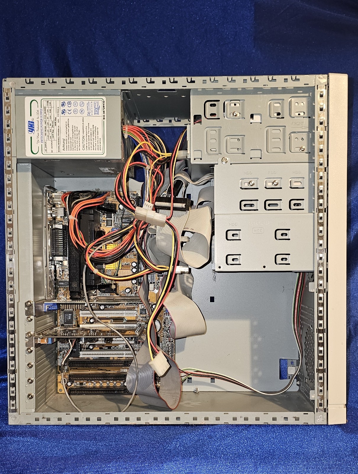 RARE! Beige Tower Sleeper PC Intel Pentium II ATX with carry handles