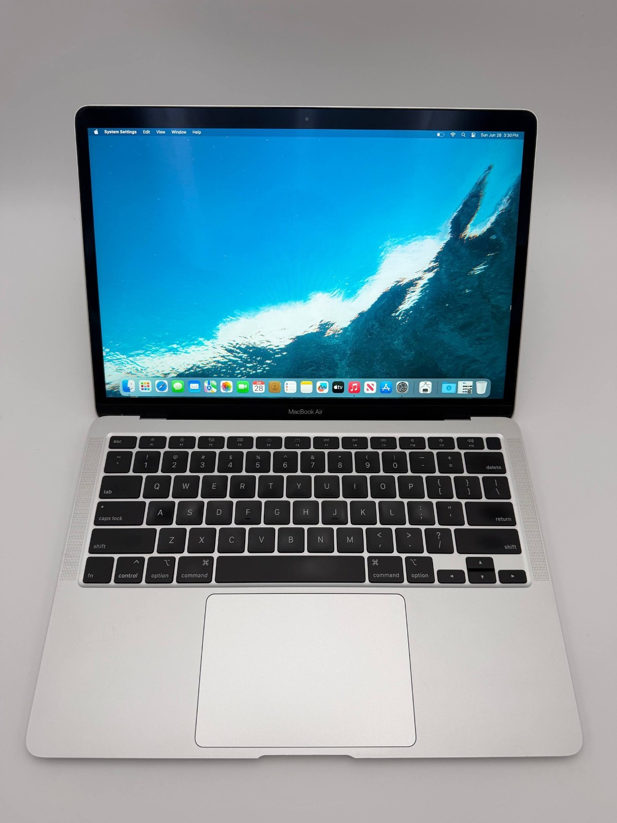 2020 Apple MacBook Air 13.3″ i3 1.1GHz 8GB RAM 256GB SSD Gray A2179