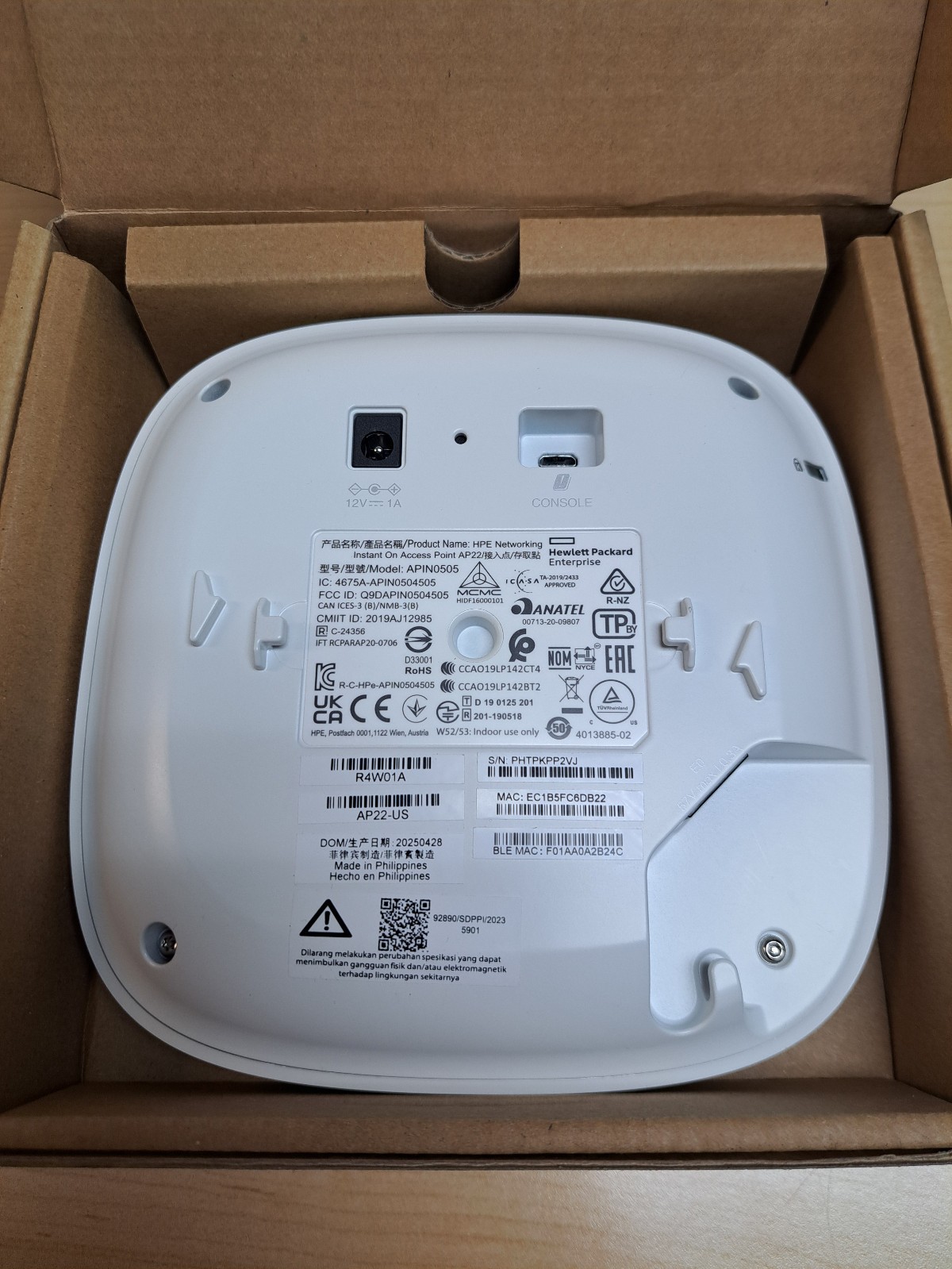 HPE Aruba Instant on AP22 Dual Band Wireless Access Point (R4W01A)