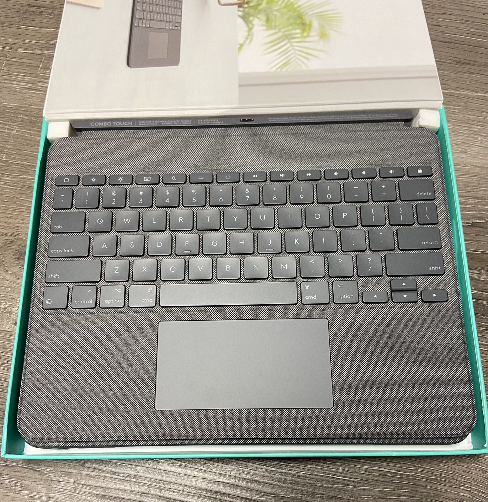 Logitech Combo Touch Keyboard Case for 12.9″ Apple iPad Pro 5th Gen. – Oxford…
