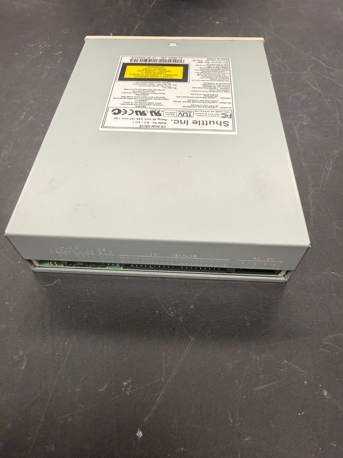 Shuttle SD-501 50X IDE ATAPI CD-ROM Drive Beige Vintage PC