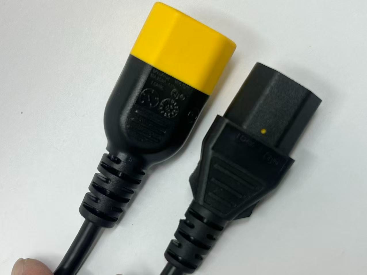 lot of 10 ,Locking IEC C13 to C14 Power Cable 18AWG 2FT Server PDU UPS Cord,new