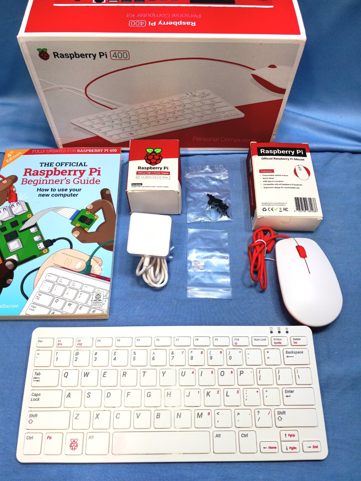 Raspberry Pi 400 Kit Broadcom BCM2711 1.8ghz,4GB US layout 32GB SD Keyboard