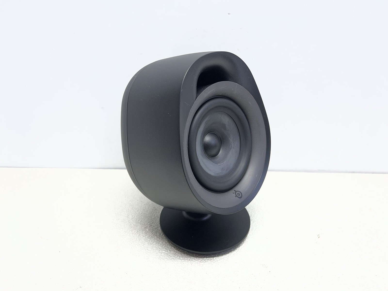 SteelSeries – Arena 3 Bluetooth Gaming Speakers with Polished 4″ Drivers – Black