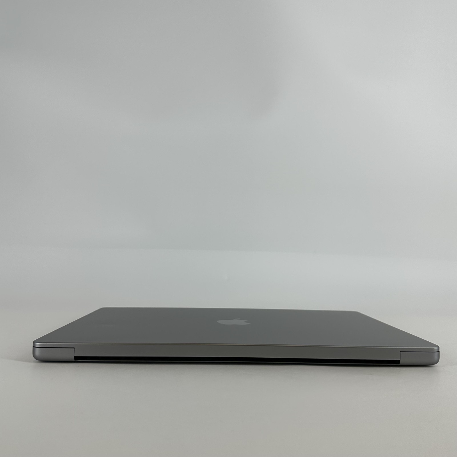 MacBook Pro 16 Space Gray 2021 M1 Max 10-Core CPU 32-Core GPU 64GB 1TB Pink Hue