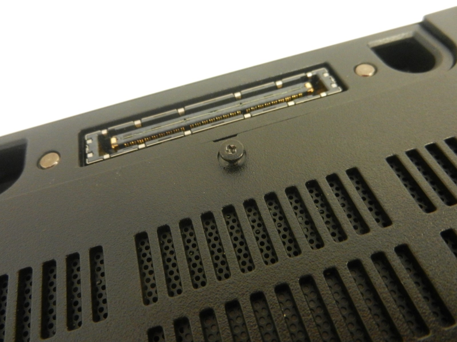 Dell Latitude E5570 Laptop CORE i5-6200U @ 2.40Ghz / NO Ram / NO SSD * READ ME *