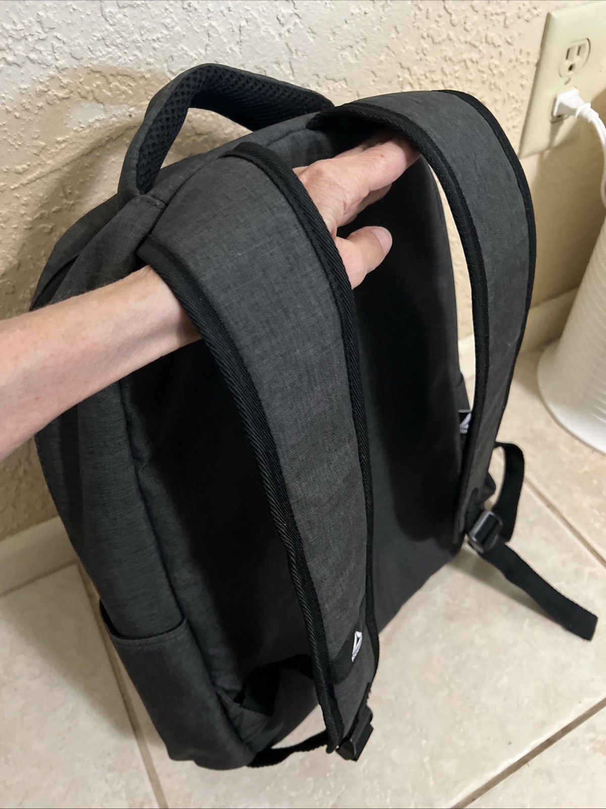 16″ Reebok Backpack Dark Gray One Size Laptop Sleeve Multiple Compartments NWOT