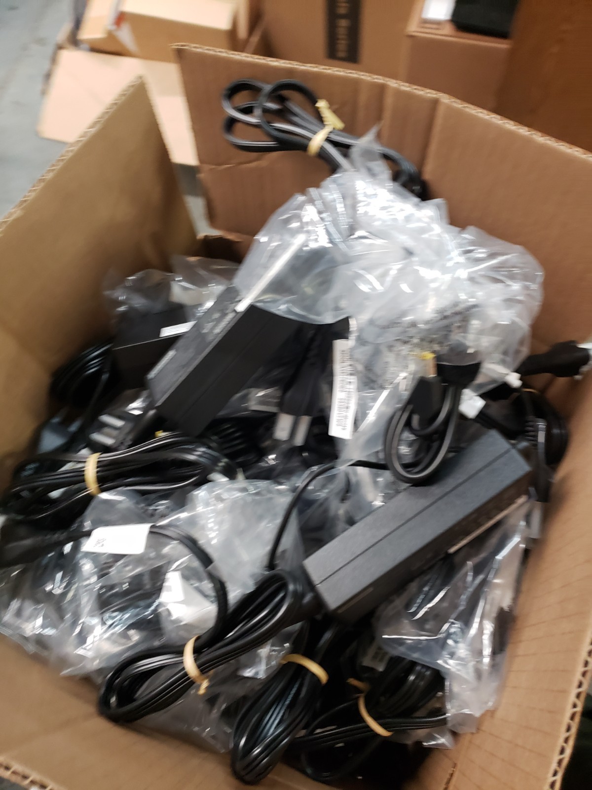 lot 40 Lenovo 65W 90W 135W + ThinkPad Laptop Adapter Charger Yellow Square Tip