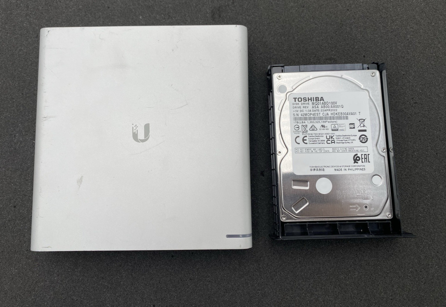 Ubiquiti UniFi Cloud Key Gen2 UCK-G2-PLUS w/ 1TB Toshiba MQ01ABD100V 2.5 HDD