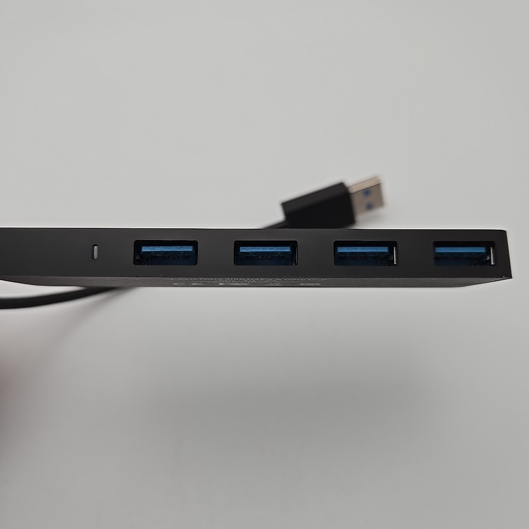Ultra Slim 4-Port USB 3.0 Data Hub Anker Lightweight Compact New Open Box A7516
