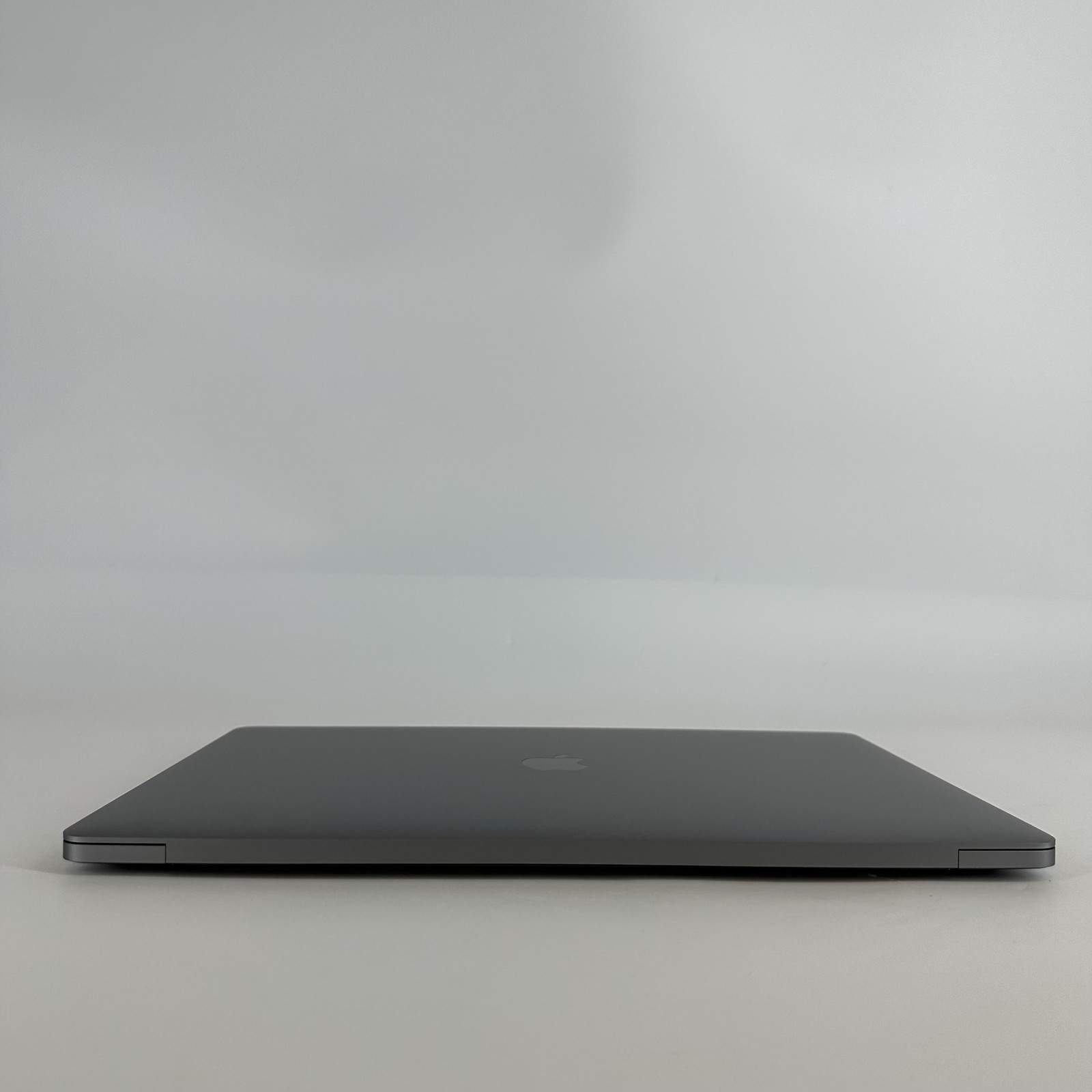 MacBook Pro 16 Touch Bar Space Gray 2019 i9 32GB 2TB Radeon Pro 5500M Good
