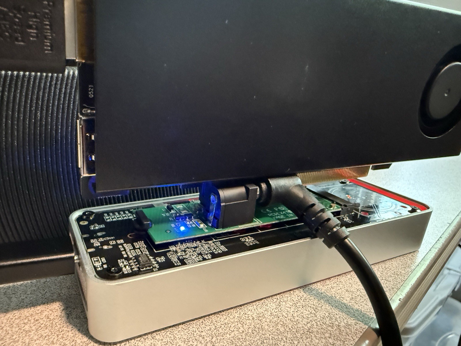 sff eGPU USB4 – 4050m @75W – 6.5”x3.5”x1.5”