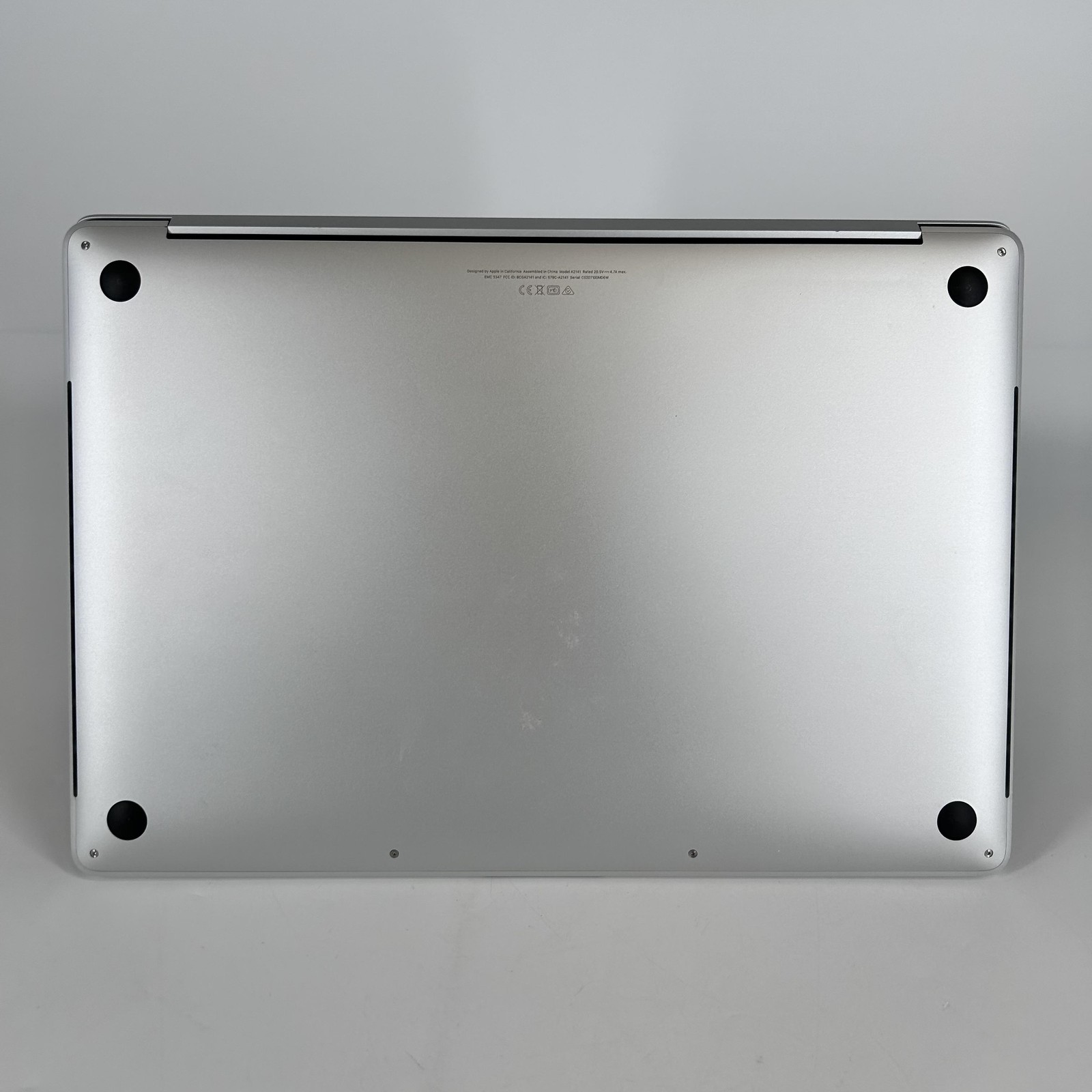 MacBook Pro 16 Touch Bar Silver 2019 2.4 GHz i9 32GB 4TB SSD Radeon Pro 5500M
