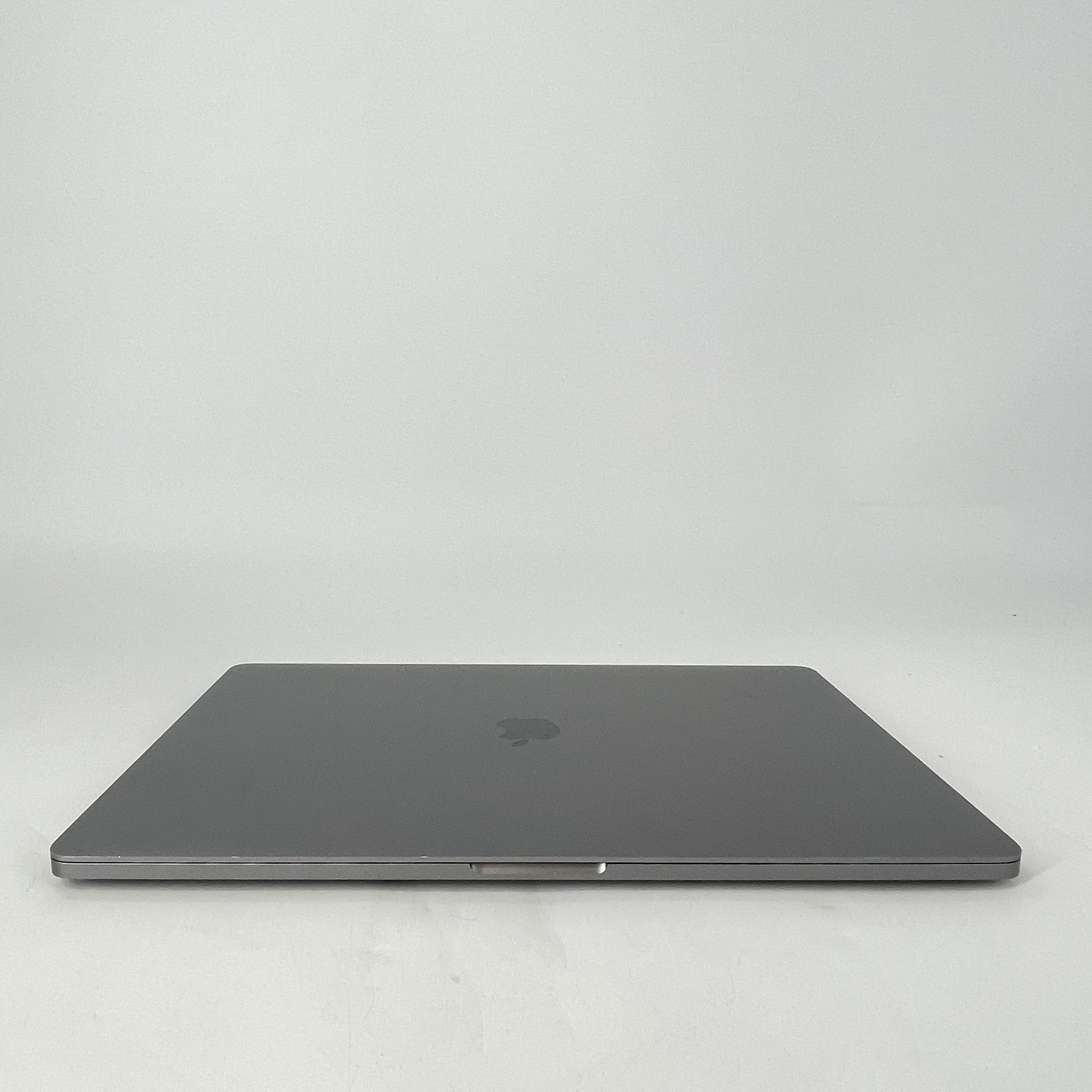 MacBook Pro 16 Touch Bar Silver 2019 2.4GHz i9 32GB 1TB SSD AMD Radeon Pro 5500M
