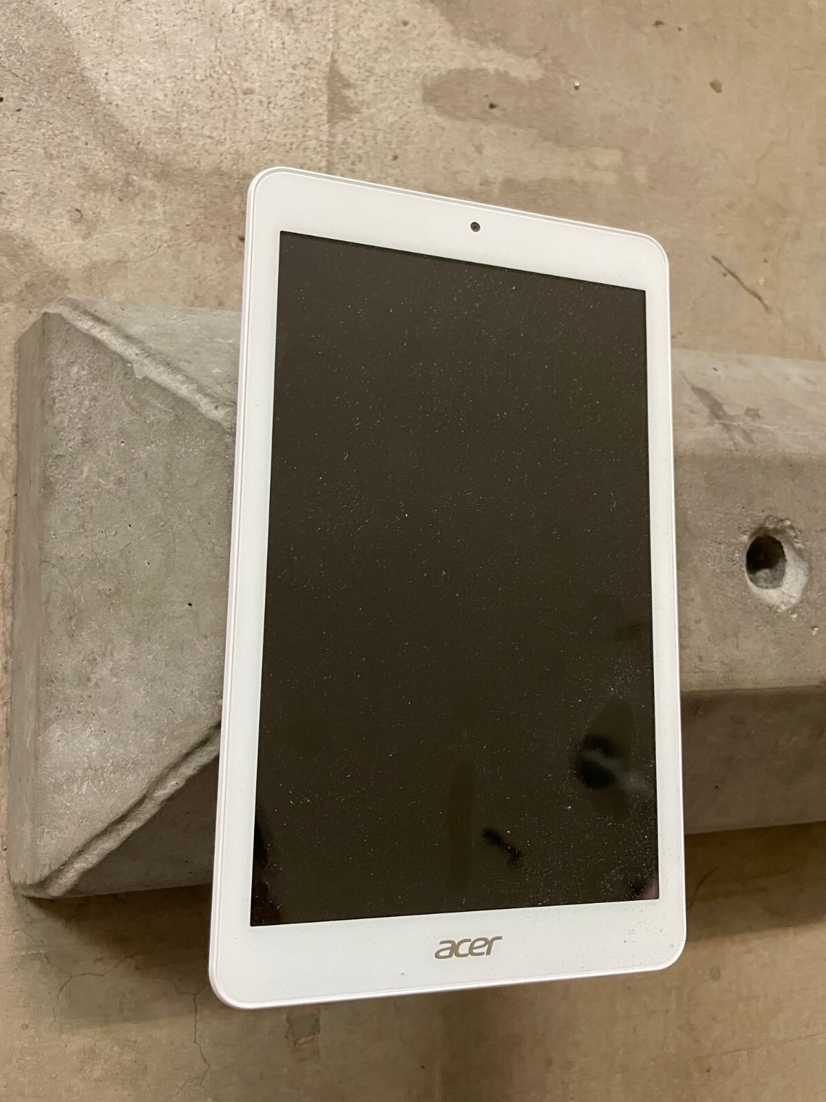 Acer Iconia One 8 – 2016 Android Tablet – 8GB HD, 1GB Ram (NO GOOGLE PLAY)