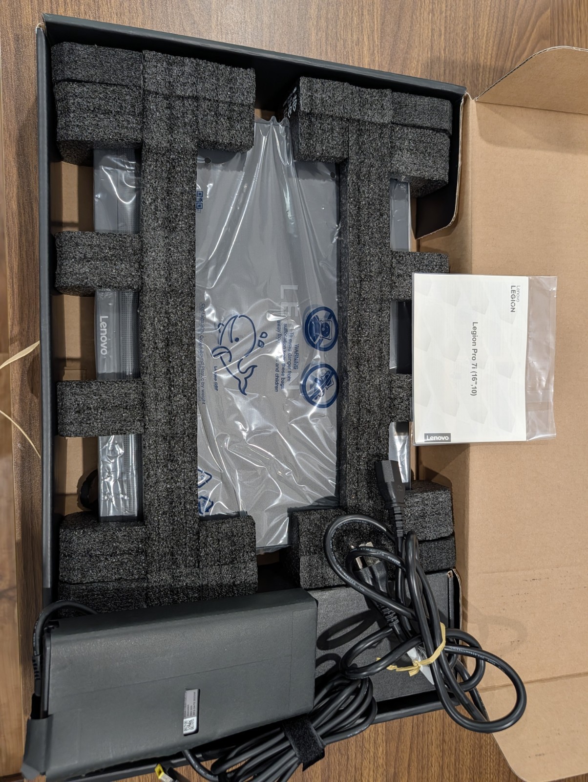 Lenovo Legion Pro 7i 16in Core Ultra 9 RTX 5080 32GB 2TB SSD W11H