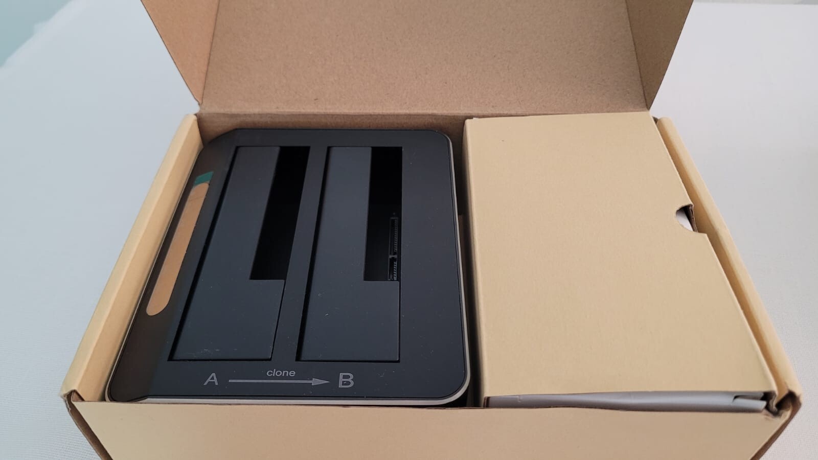 ikuai SATA to USB 3.0 Dual Bay Hard Drive Dock for 2.5/3.5 SATA HDD SSD