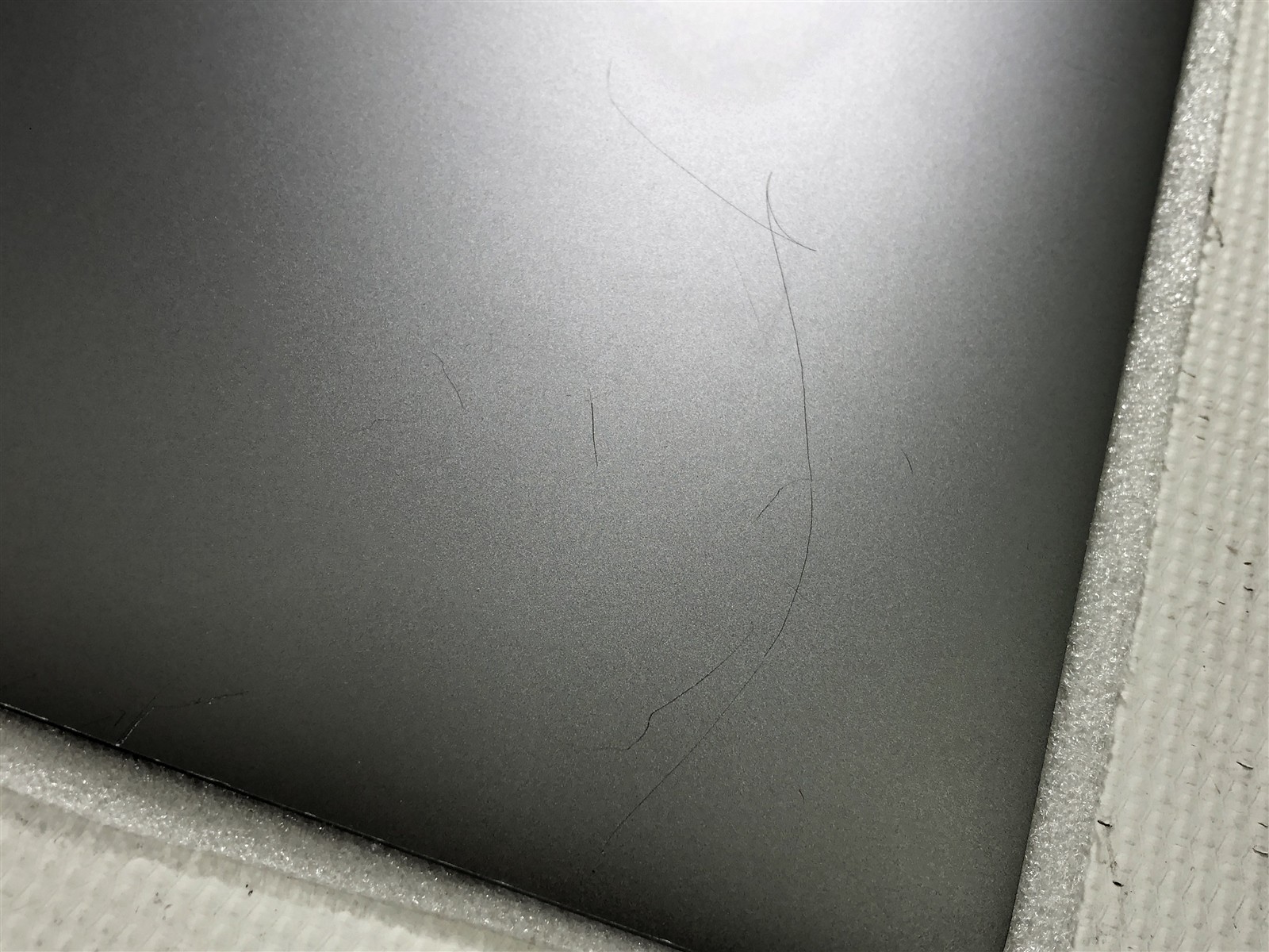Apple MacBook Pro A2141 16″ Screen Assembly Space Gray 661-14200 – Grade C