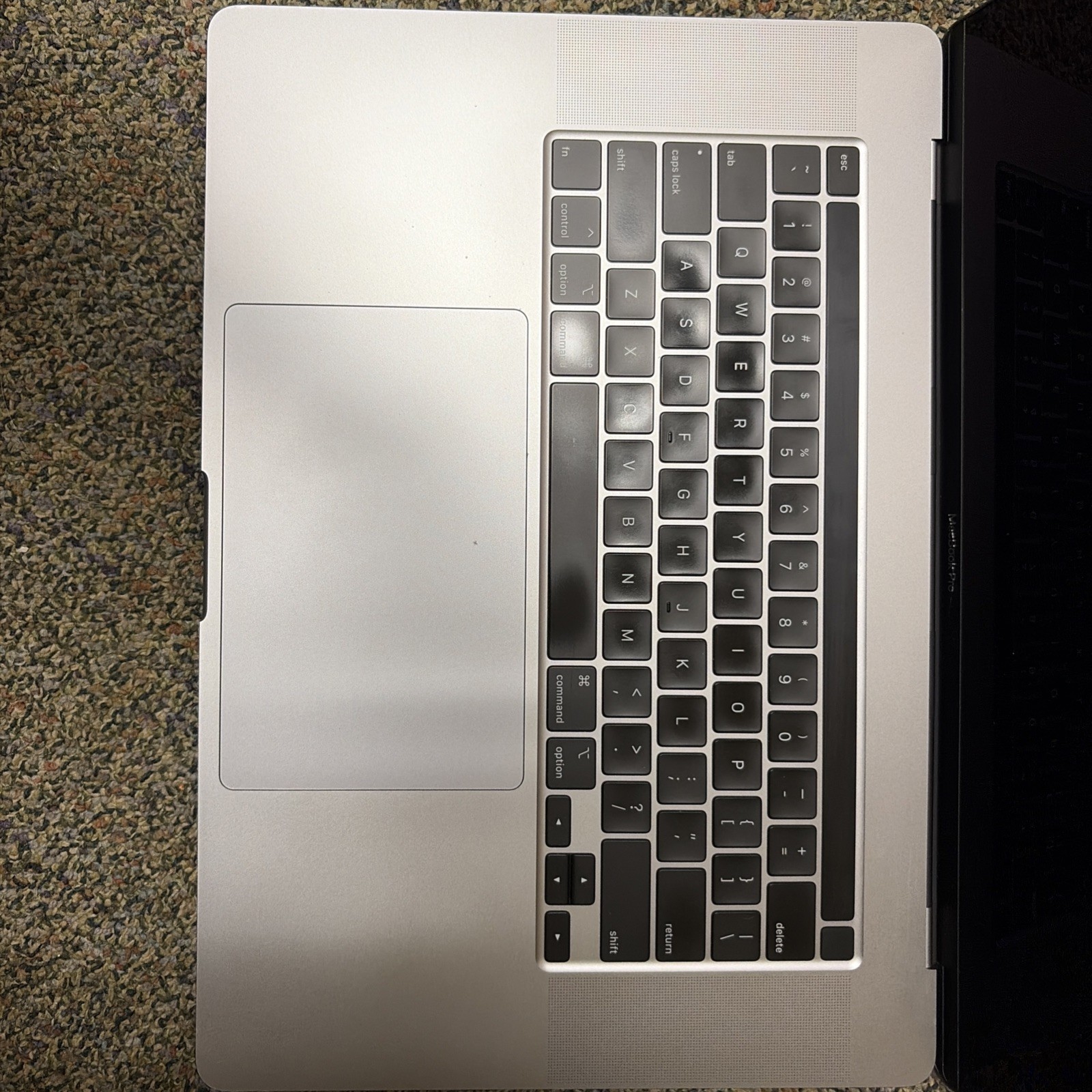 MacBook Pro 16 Touch Bar Space Gray 2019 i9 64GB 4TB Radeon Pro 5500M Good