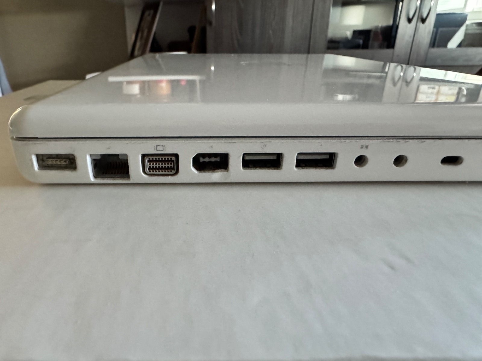 Apple MacBook White 13” (2006) Core 2 Duo • 2GB RAM • Original Box