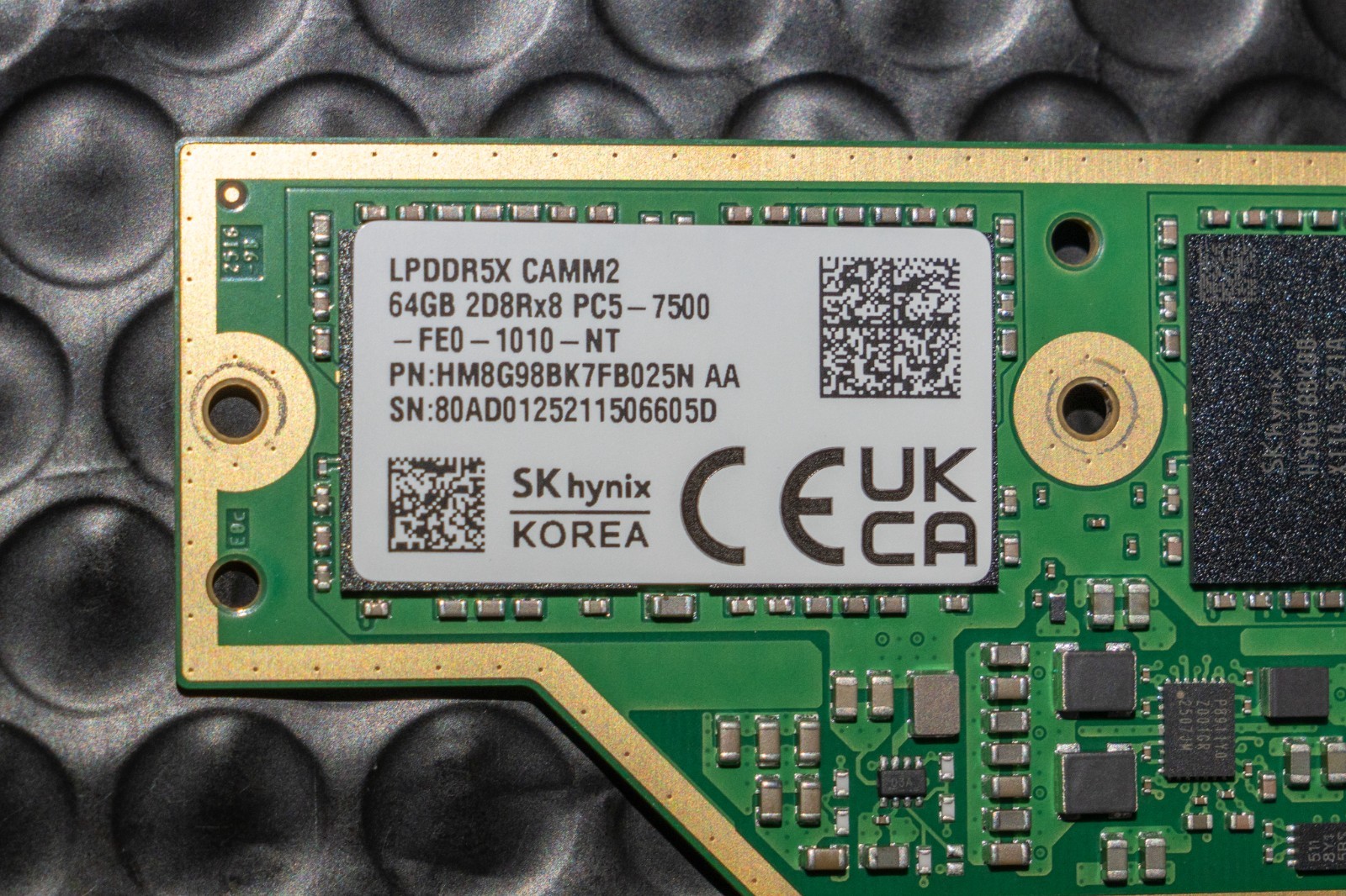 SK hynix 64GB LPDDR5X CAMM2 LPCAMM2 PC5-7500 Laptop Memory RAM HM8G98BK7FB025N