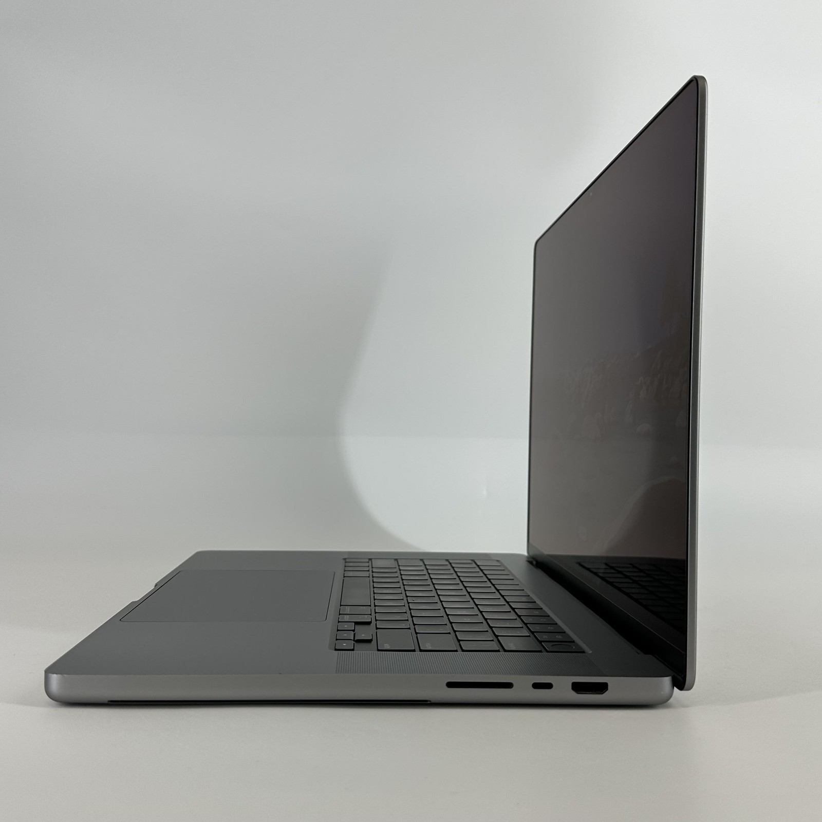 MacBook Pro 16 Space Gray 2021 M1 Max 10-Core CPU 32-Core GPU 64GB 1TB Pink Hue