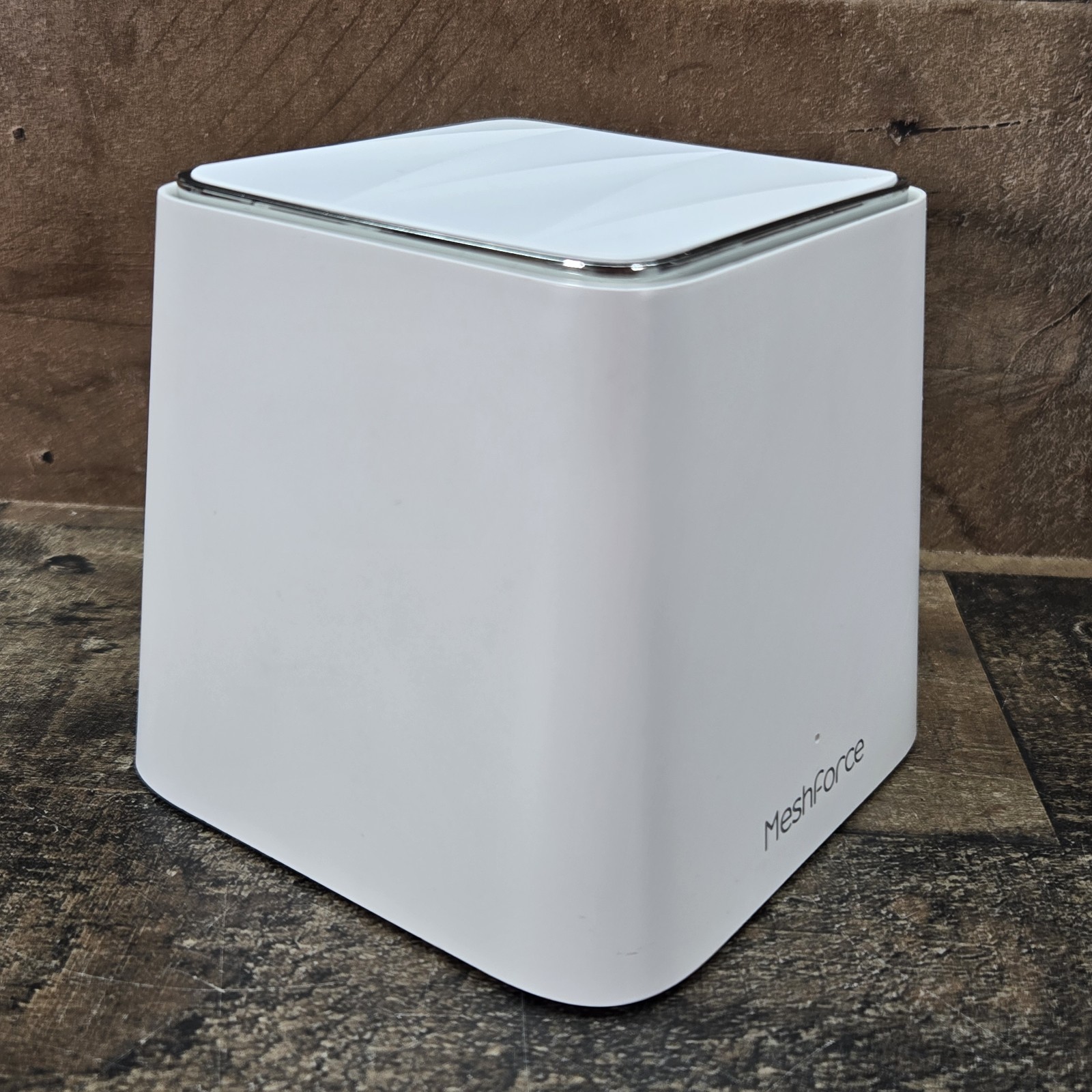 5 lot Meshforce Whole Home Mesh Wifi System 1 x M3 and 4 x M3 Dots – White