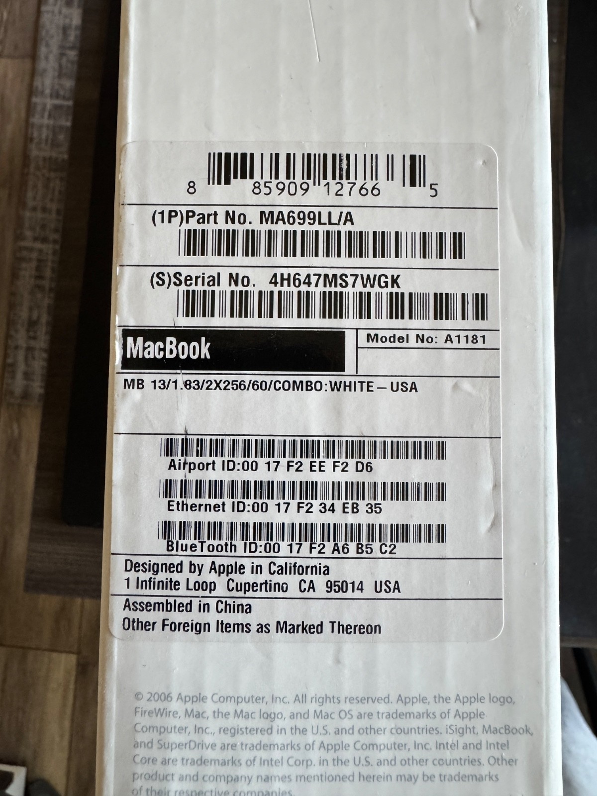 Apple MacBook White 13” (2006) Core 2 Duo • 2GB RAM • Original Box