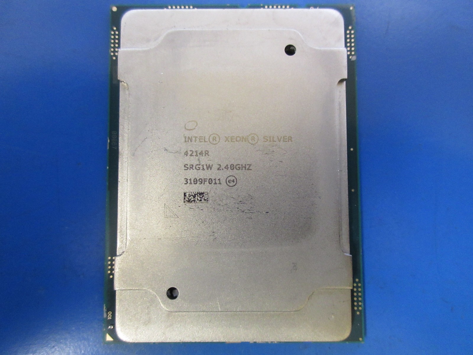 Lot 6 of SRG1W : Intel Xeon Silver 4214R 2.40GHz : 12 Core : FCLGA3647 – Grade C