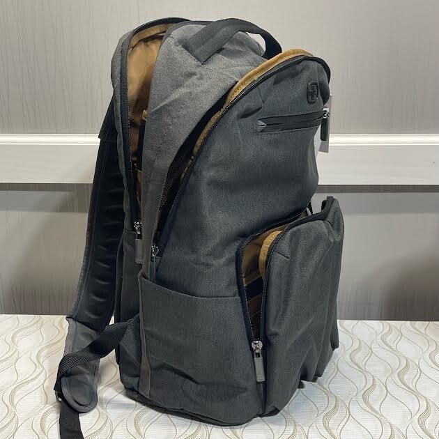 BRAND NEW Wenger CityGo 16in Laptop Backpack with tablet pocket – Black/Gray