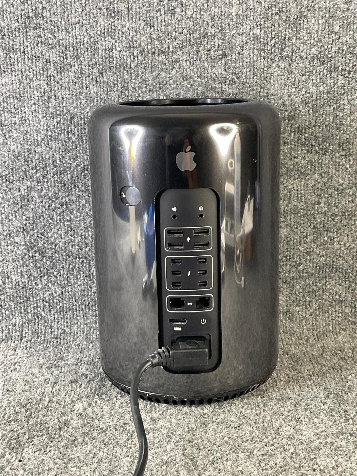 Apple Mac Pro A1481 Xeon E5 3.7GHz Quad Core SSD 40577