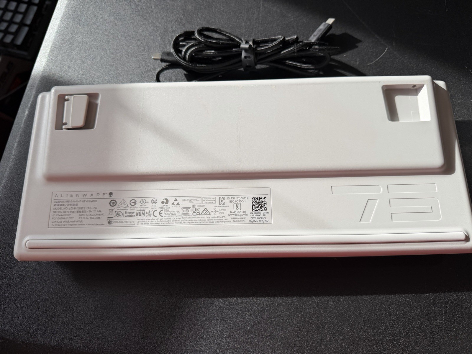 Alienware Pro 75% Wireless Mechanical Gaming Keyboard – Lunar Light *No Dongle*