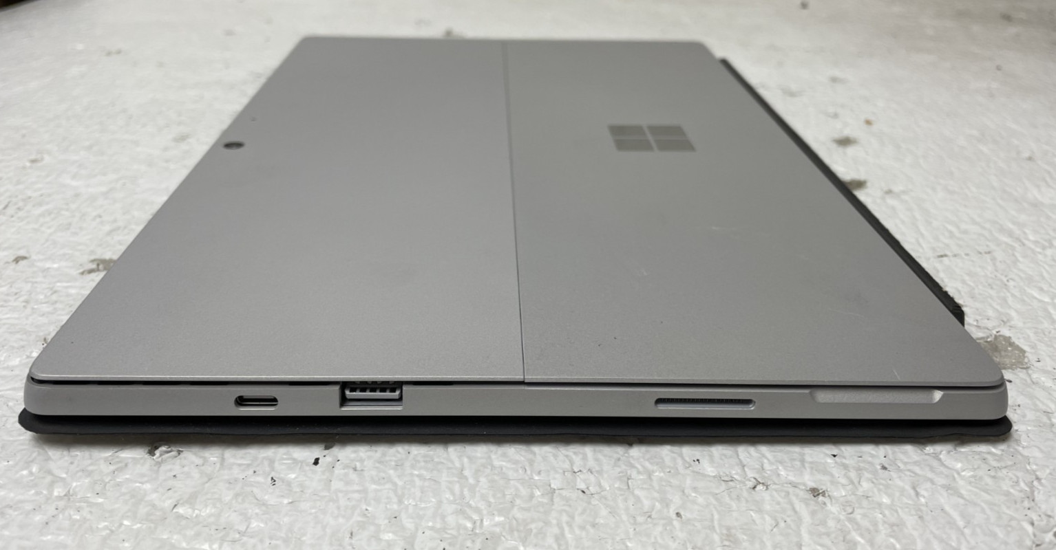 Microsoft Surface Pro 7 1866 Intel i5-1035G4 @1.10GHz 8GB RAM 128GB SSD NO OS