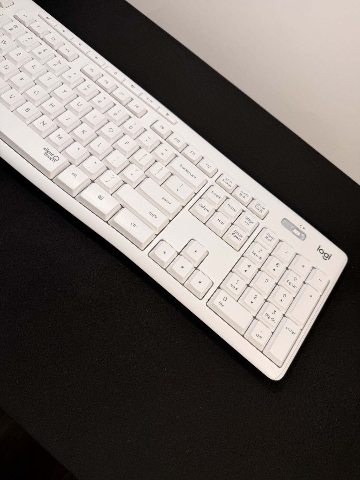 Logitech MK295 Silent Wireless Keyboard and Mouse Combo – White – UNUSED NO BOX