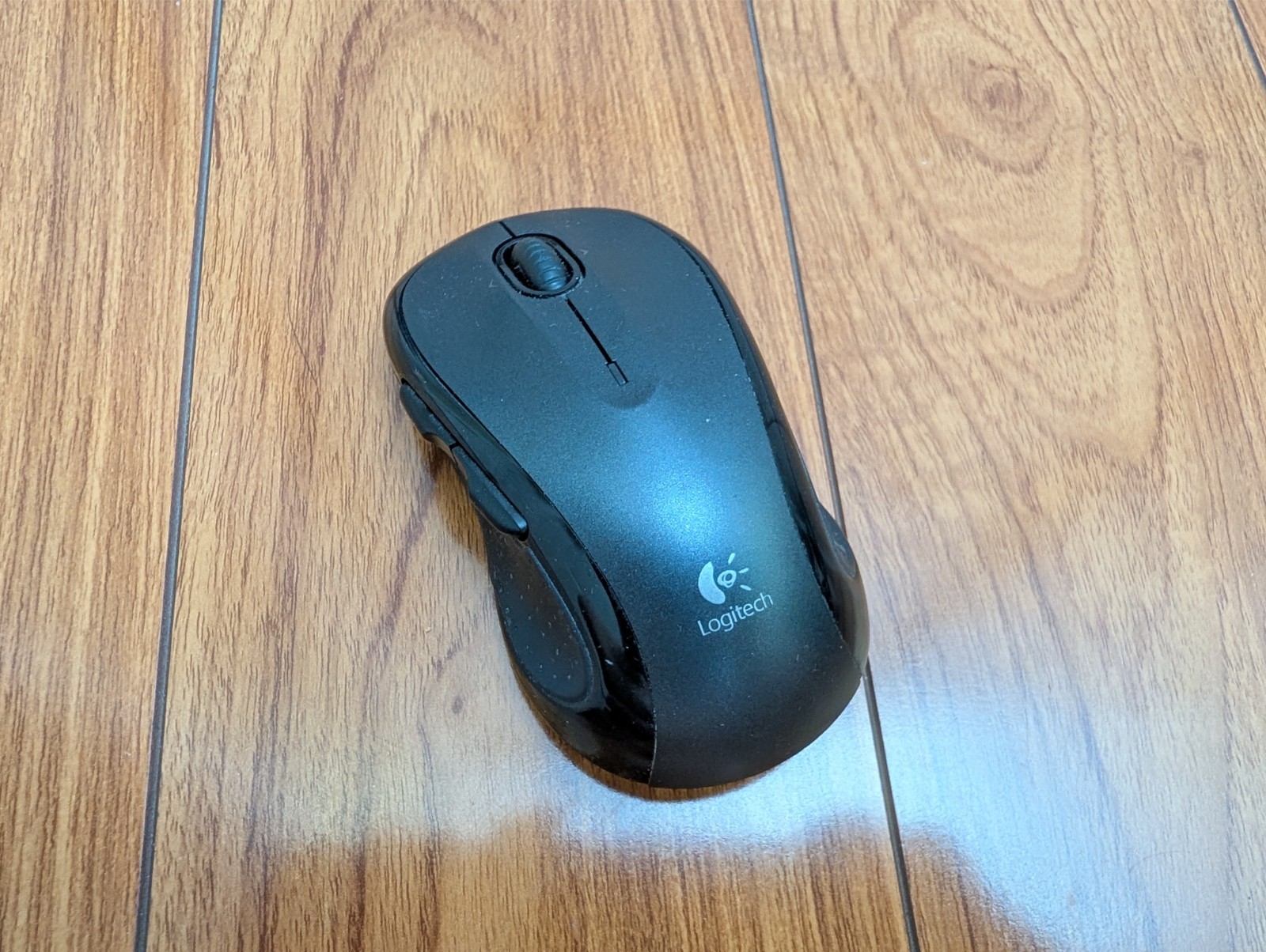 Logitech M510 Ergonomic Wireless Laser Mouse NO DONGLE