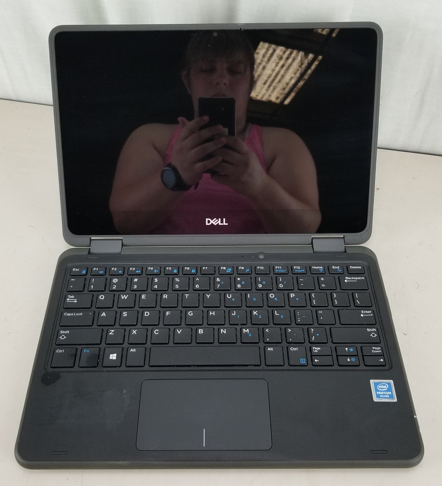 Dell Latitude 3190 2-n-1 Silver N5030 @ 1.10GHz 8GB 128GB SSD WIN 11 PRO EDUCATI