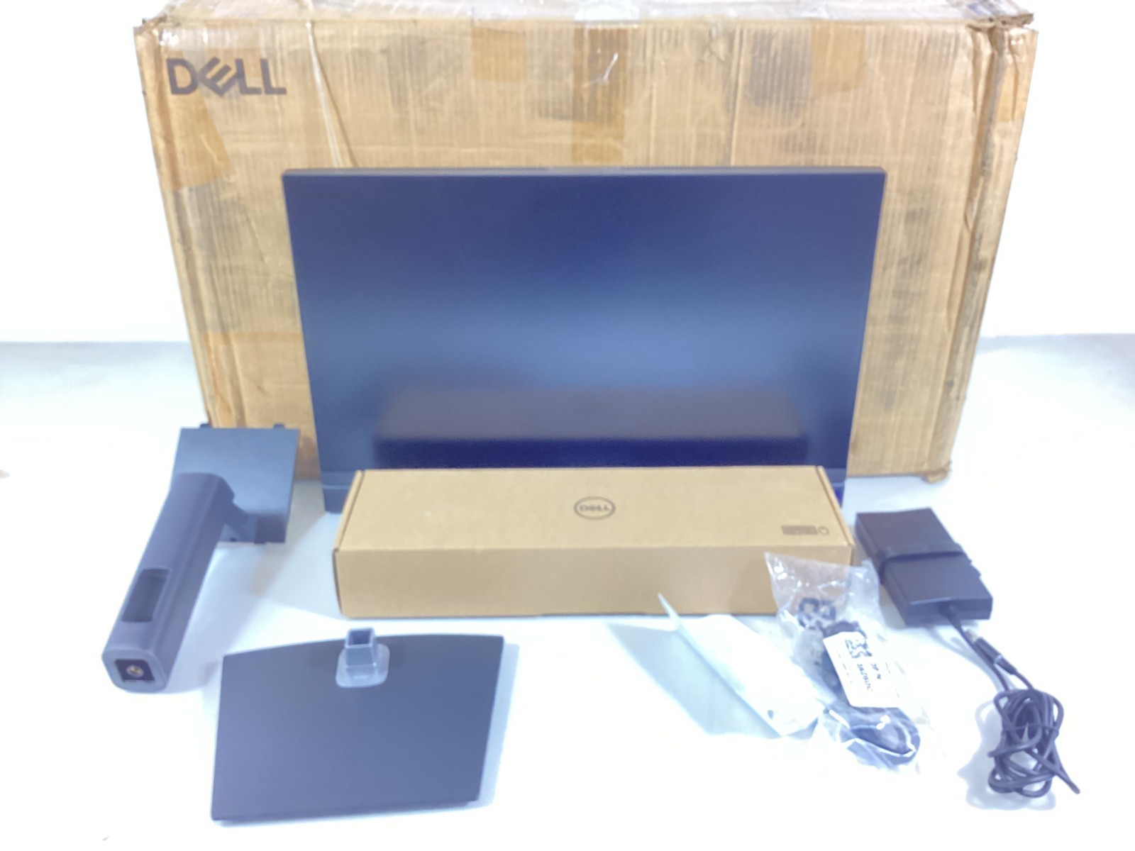 Dell Pro 24 QC24251 – 23.8″ AiO Ultra 5 235T 16GB 512GB SSD WiFi 6E W11P – V0XN2